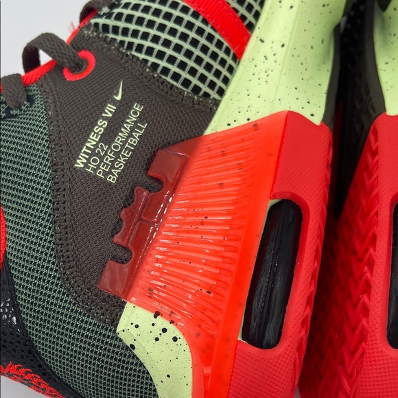 Nike LeBron Witness 7 Basketball Men's Shoes Alligator Volt Crimson - Picture 6 of 9